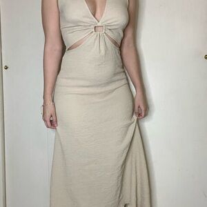 Elegant Cream Sleeveless Dress - Cream midi maxi dress cut out design